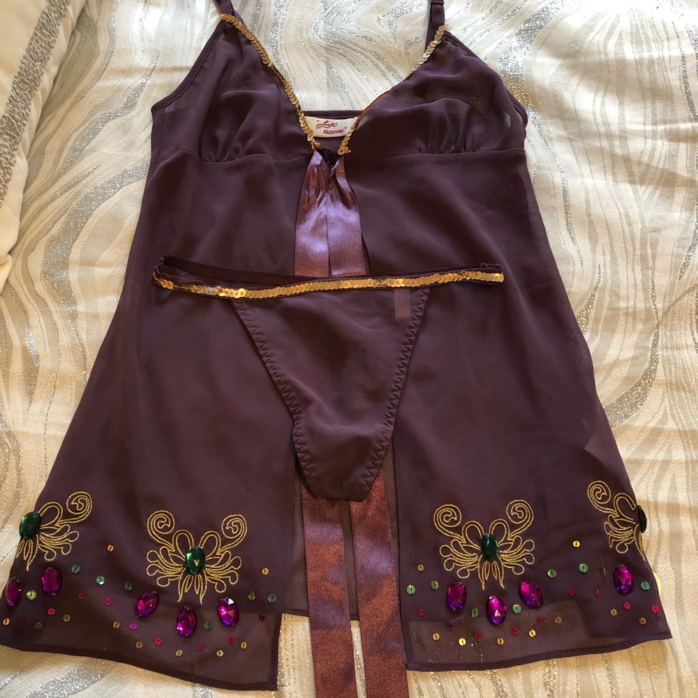 NWOT Purple baby doll thong set.